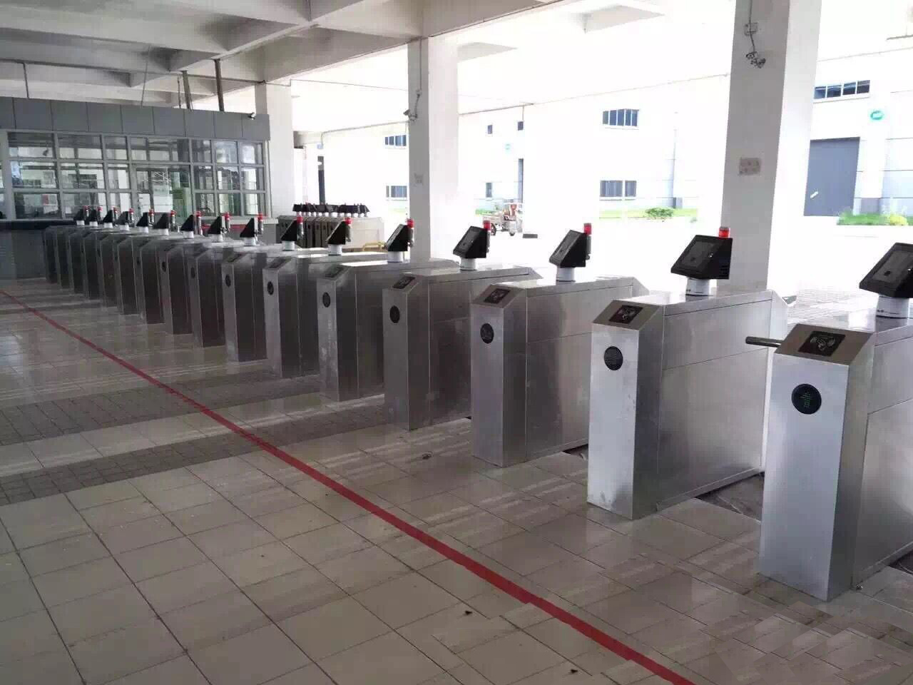 東莞廣澤汽車(chē)飾件工廠