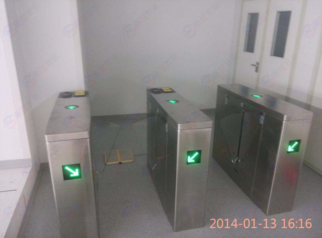 南京某電子廠車間進(jìn)出口